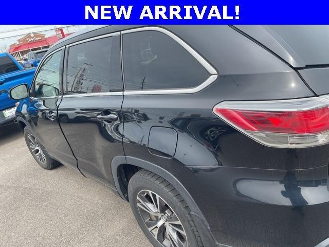 used 2016 Toyota Highlander car, priced at $19,498