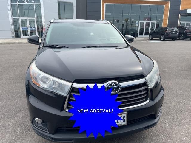 used 2016 Toyota Highlander car, priced at $19,498