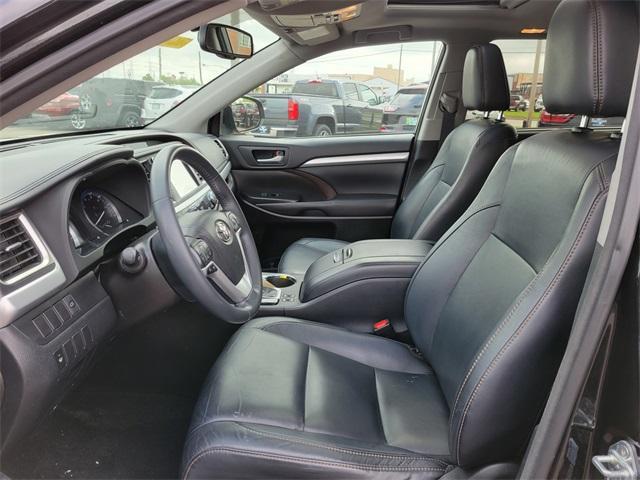 used 2016 Toyota Highlander car, priced at $20,444