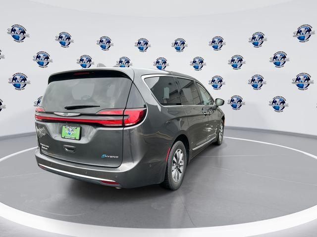 used 2022 Chrysler Pacifica Hybrid car, priced at $33,720