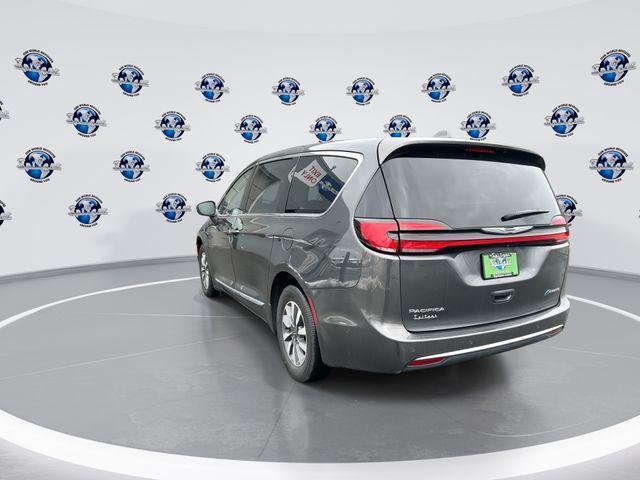 used 2022 Chrysler Pacifica Hybrid car, priced at $33,720