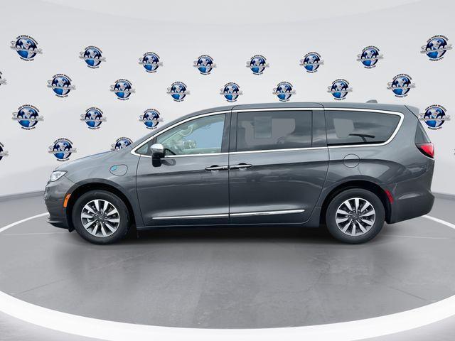 used 2022 Chrysler Pacifica Hybrid car, priced at $33,720