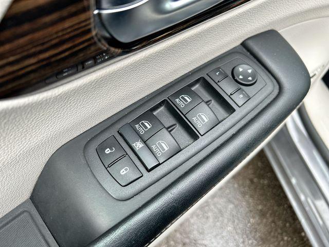 used 2022 Chrysler Pacifica Hybrid car, priced at $33,720