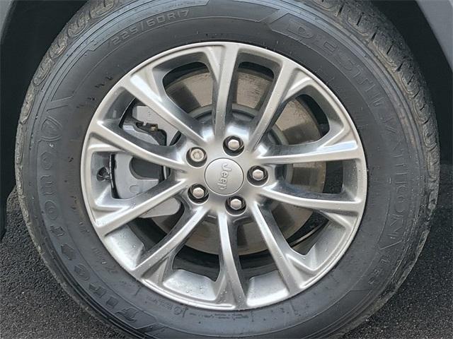 used 2021 Jeep Cherokee car, priced at $23,608