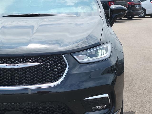 new 2025 Chrysler Pacifica car, priced at $43,647