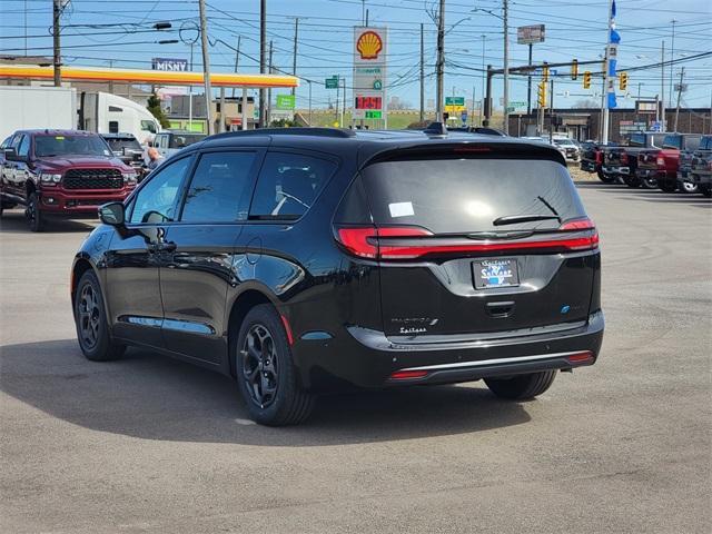 new 2025 Chrysler Pacifica Hybrid car, priced at $52,580
