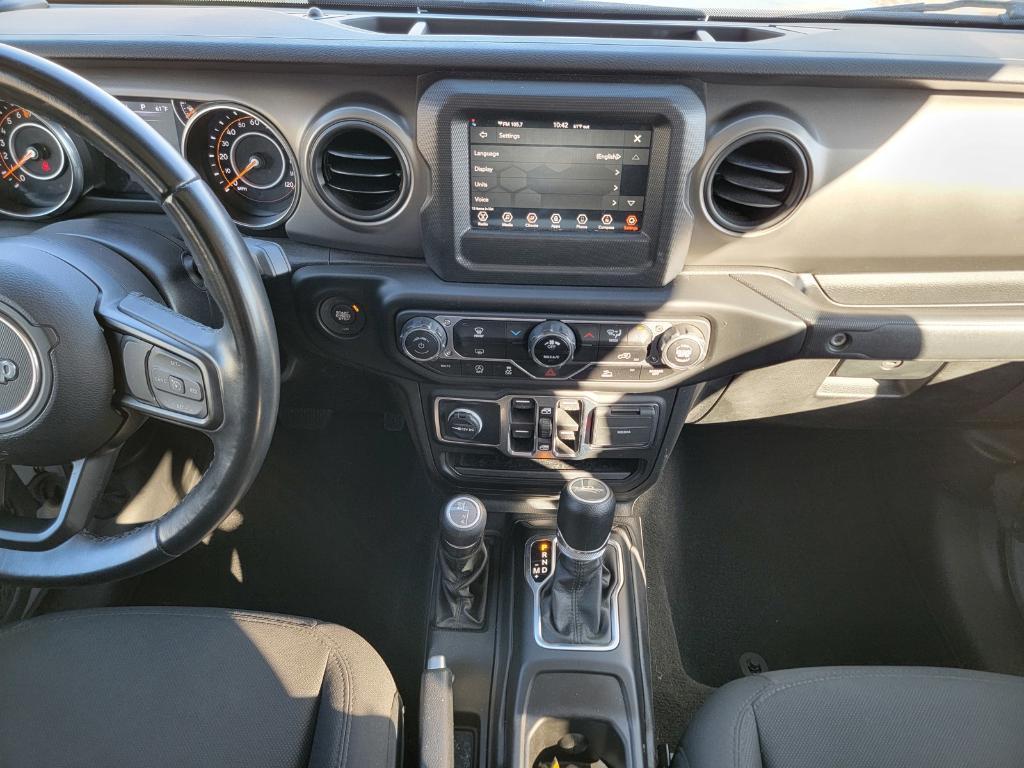 used 2022 Jeep Gladiator car, priced at $35,166