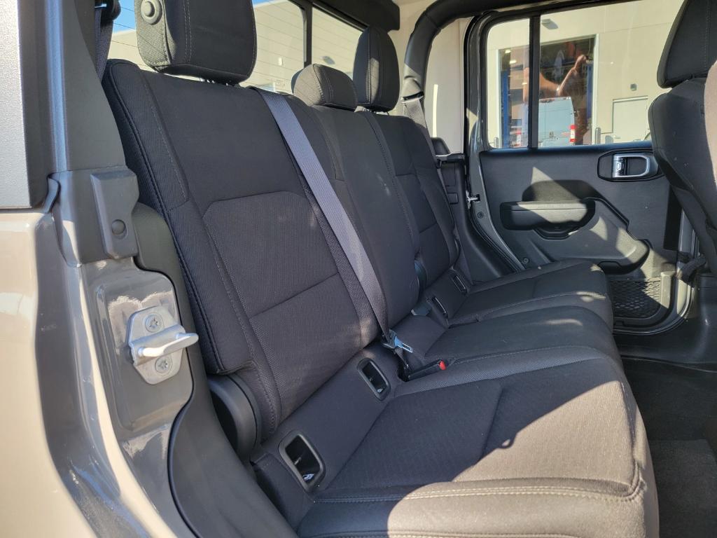 used 2022 Jeep Gladiator car, priced at $35,166