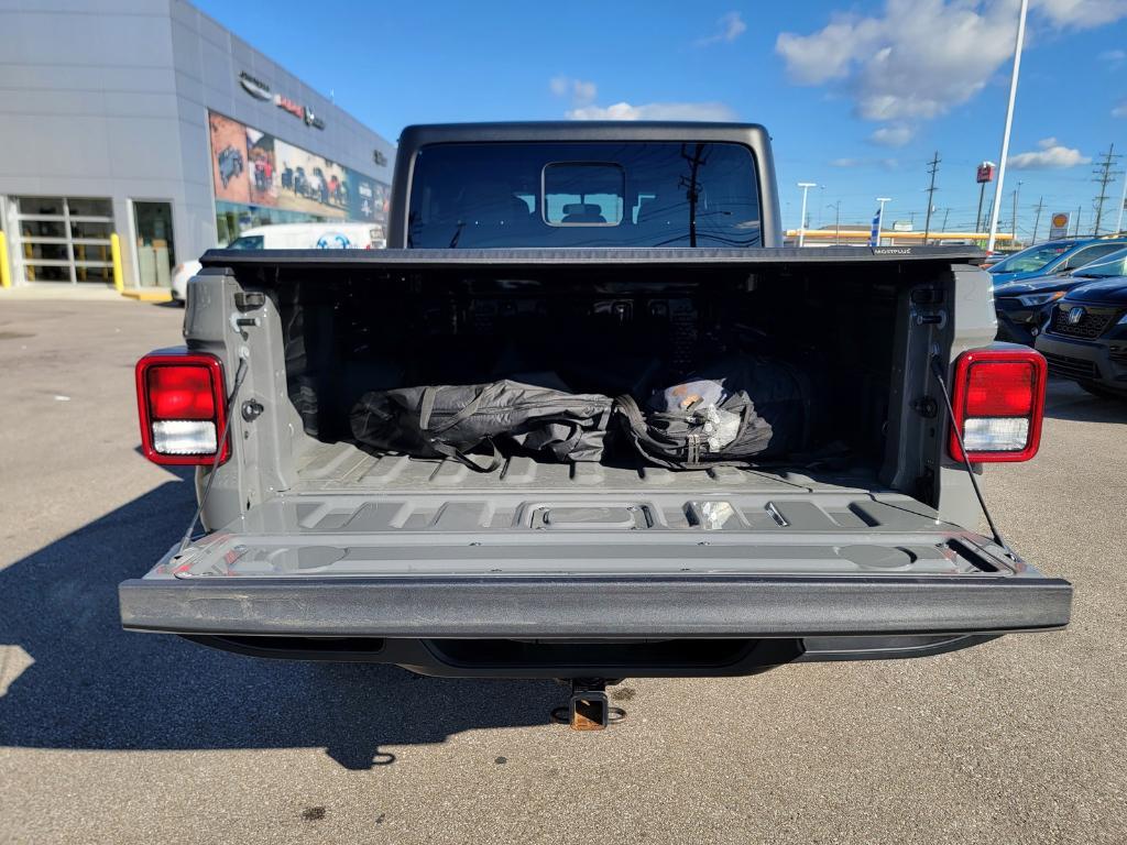 used 2022 Jeep Gladiator car, priced at $35,166