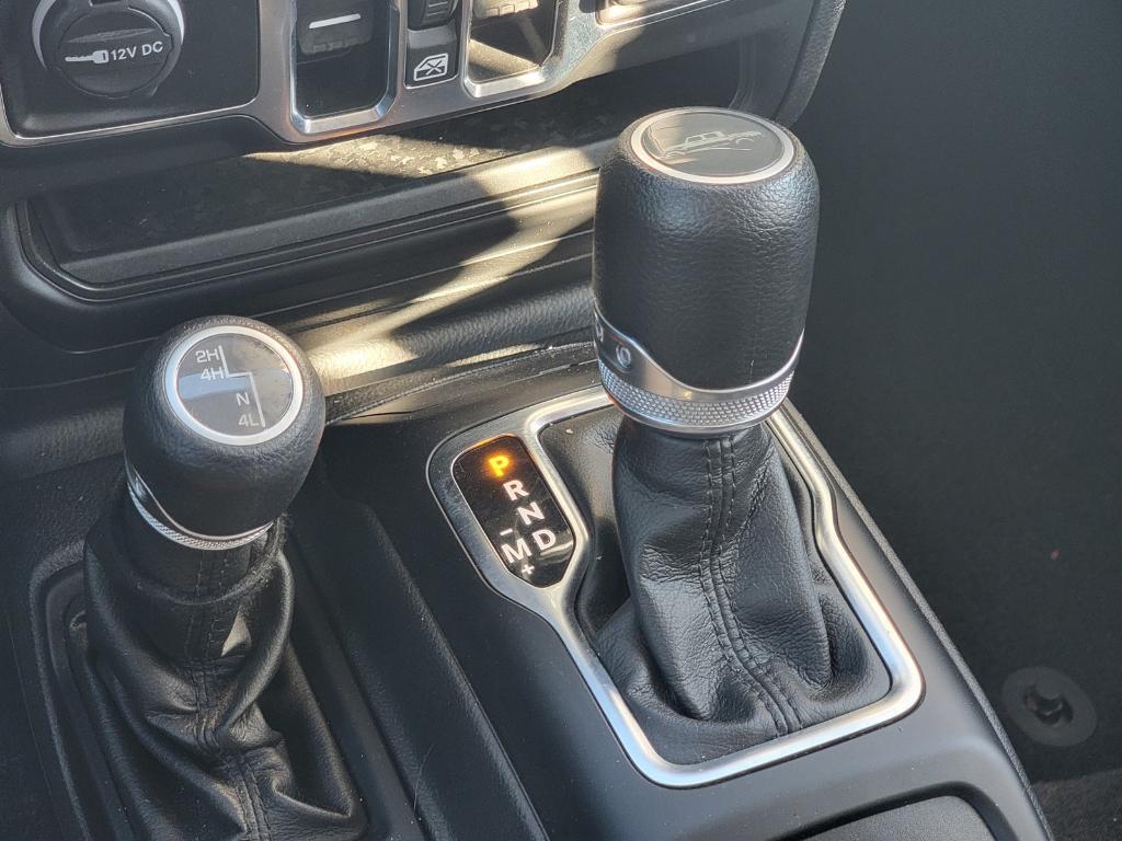 used 2022 Jeep Gladiator car, priced at $35,166