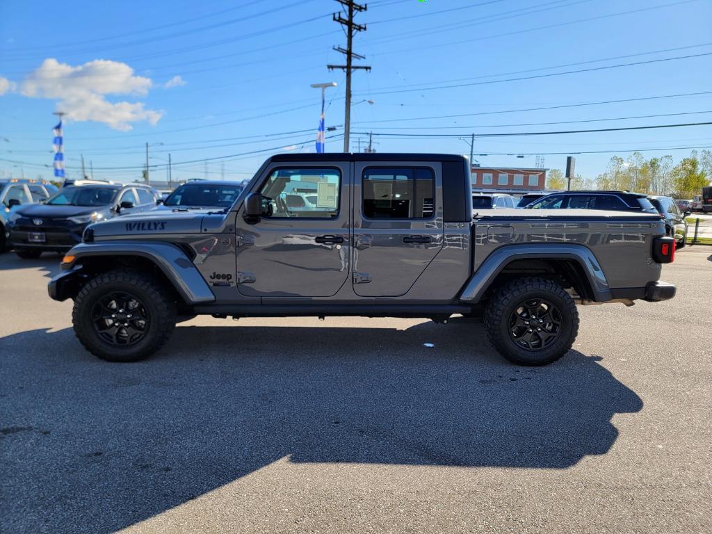 used 2022 Jeep Gladiator car, priced at $35,166