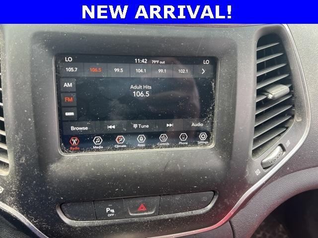 used 2019 Jeep Cherokee car, priced at $15,064