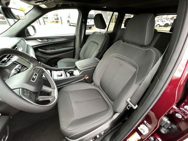 new 2025 Jeep Grand Cherokee car, priced at $42,406