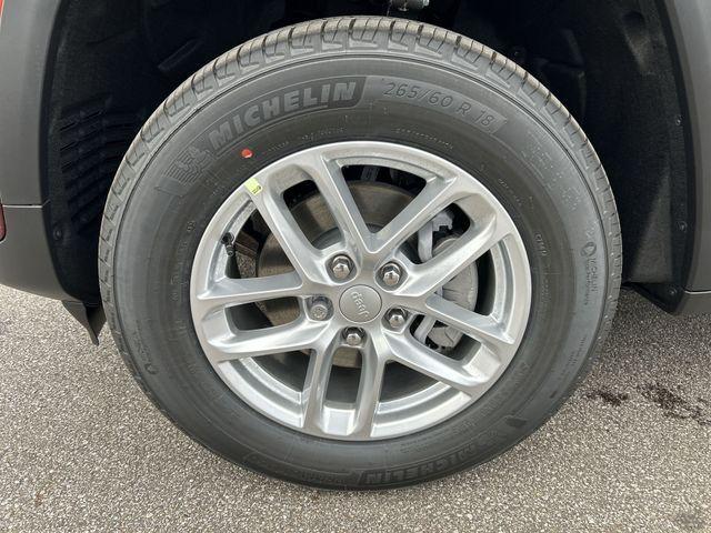 new 2025 Jeep Grand Cherokee car, priced at $42,406