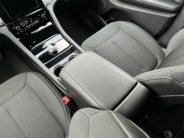 new 2025 Jeep Grand Cherokee car, priced at $44,170