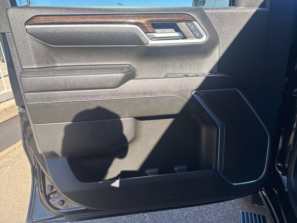 used 2024 GMC Sierra 1500 car, priced at $43,300