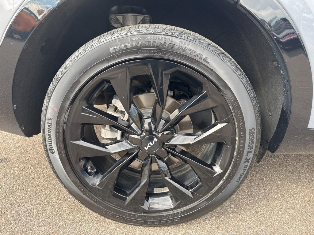 used 2023 Kia Sorento car, priced at $30,999