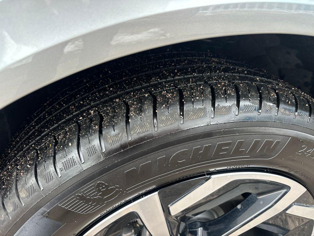 used 2025 Chevrolet Equinox EV car, priced at $25,999