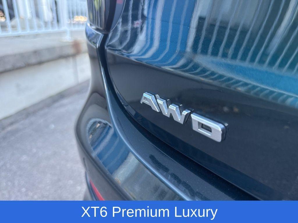 used 2025 Cadillac XT6 car, priced at $44,399