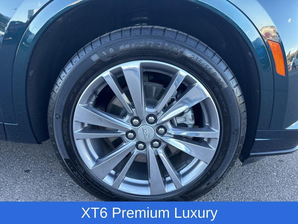 used 2025 Cadillac XT6 car, priced at $44,399