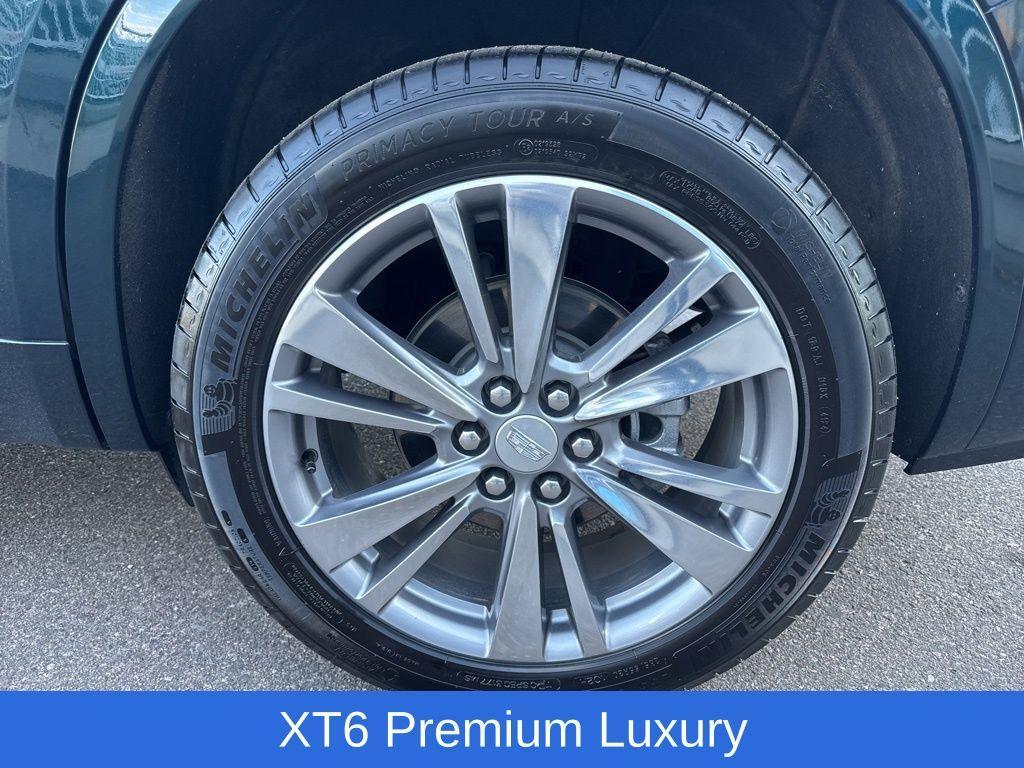 used 2025 Cadillac XT6 car, priced at $44,399