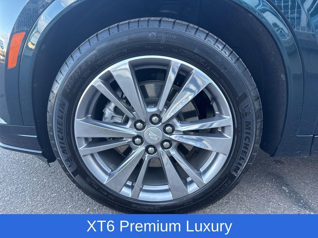 used 2025 Cadillac XT6 car, priced at $44,399