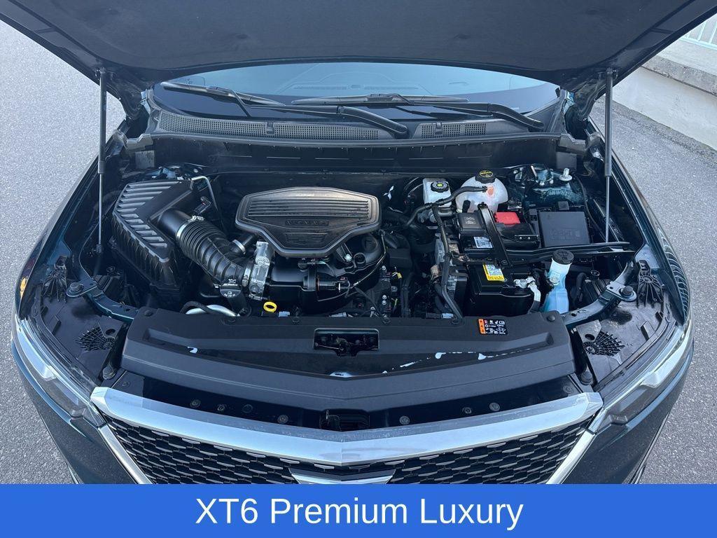 used 2025 Cadillac XT6 car, priced at $44,399
