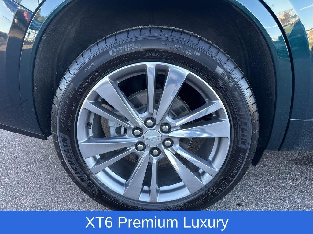 used 2025 Cadillac XT6 car, priced at $44,399