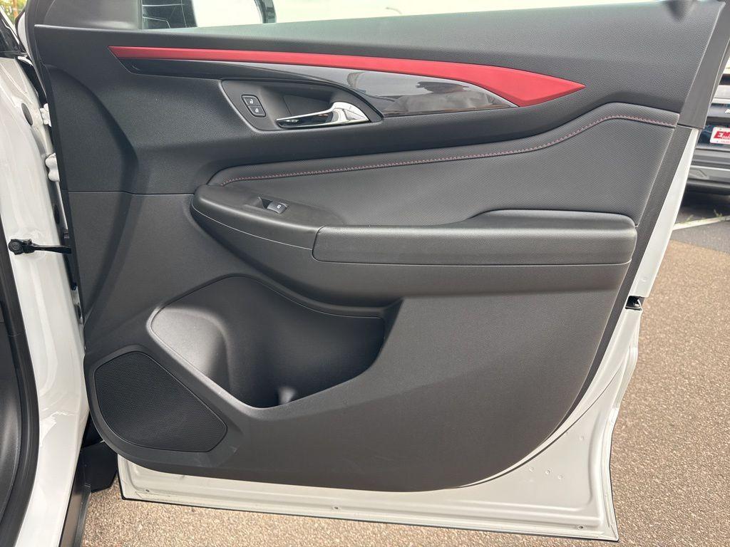 used 2025 Chevrolet TrailBlazer car, priced at $28,999