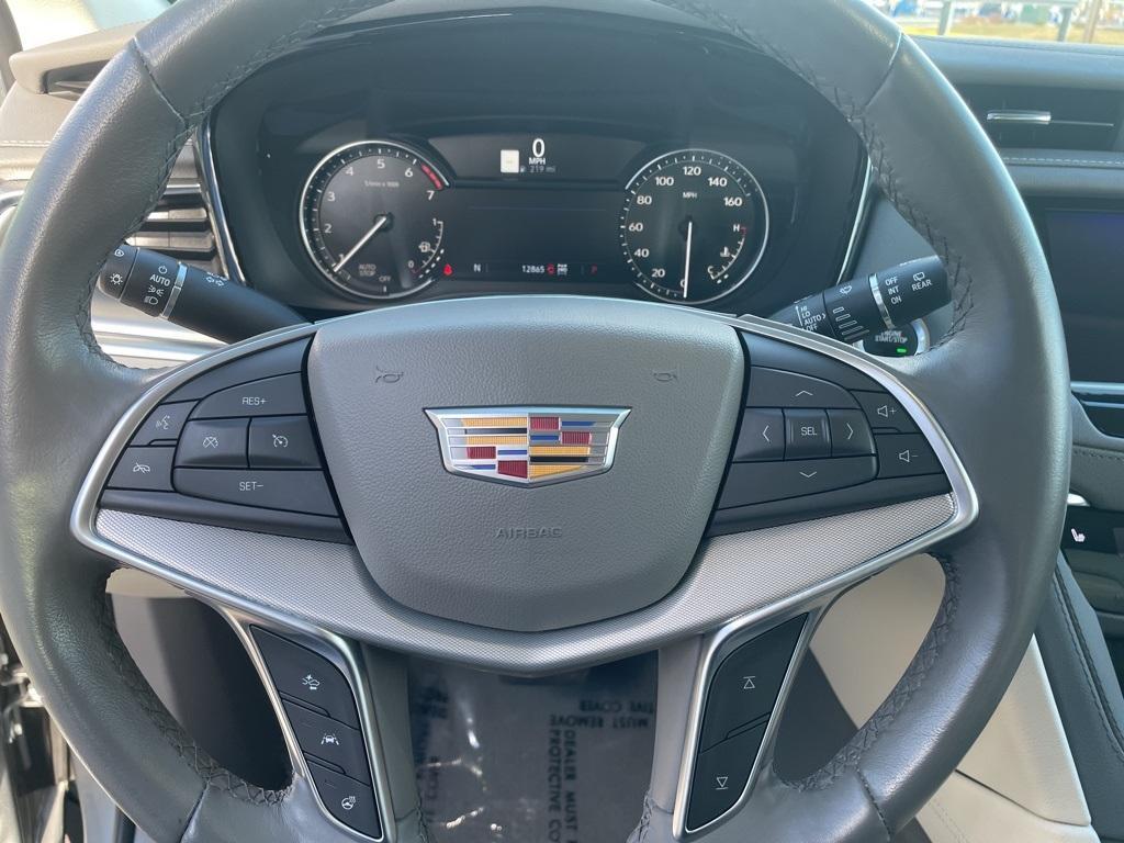 used 2024 Cadillac XT5 car, priced at $43,999