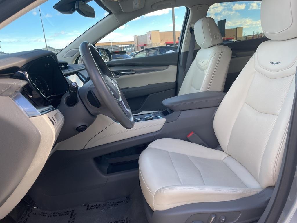 used 2024 Cadillac XT5 car, priced at $43,999