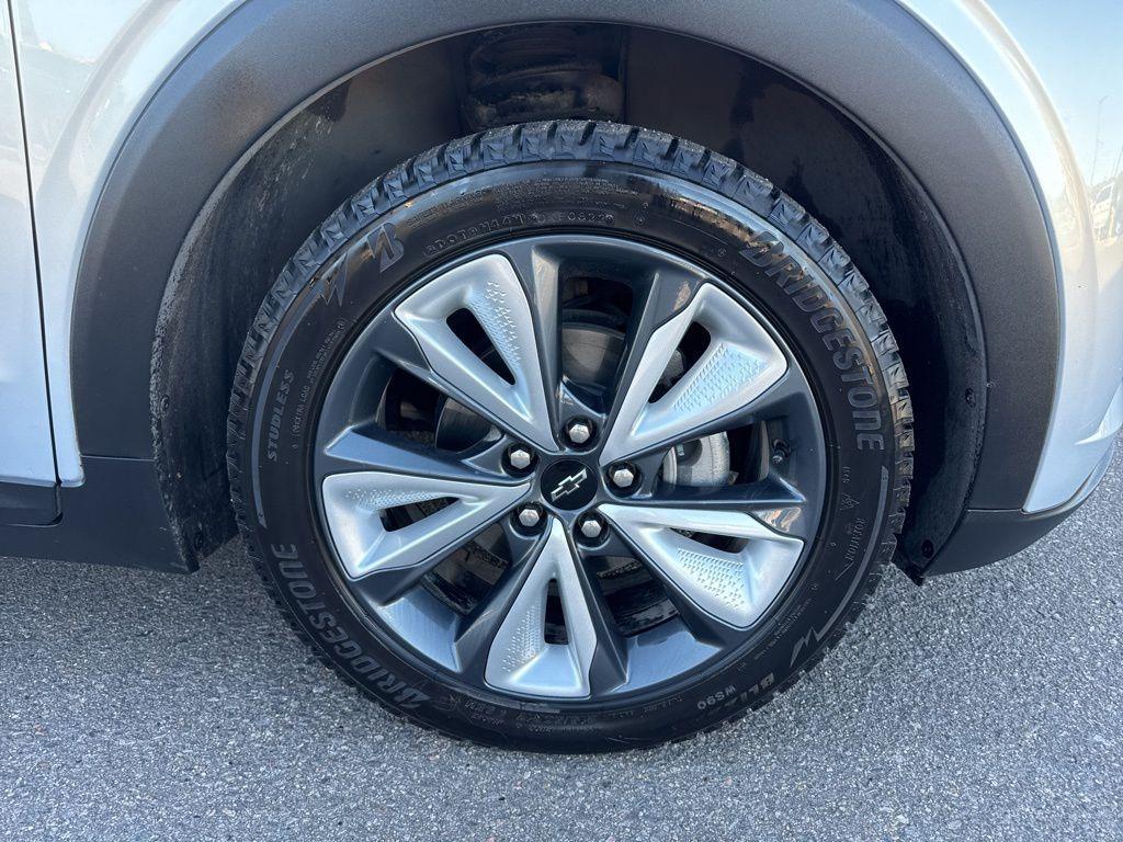 used 2022 Chevrolet Bolt EUV car, priced at $17,799