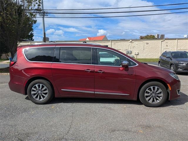 used 2020 Chrysler Pacifica Hybrid car, priced at $23,998