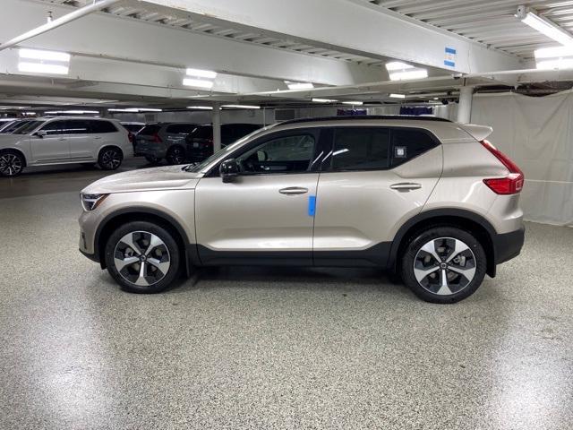new 2024 Volvo XC40 car, priced at $47,500