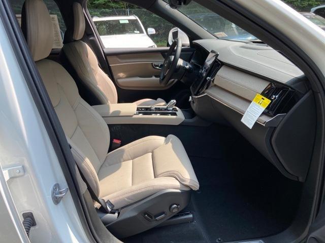 new 2025 Volvo XC90 Plug-In Hybrid car
