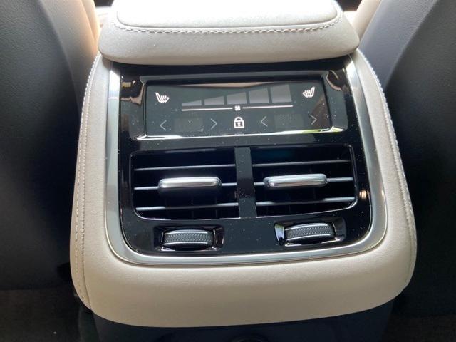 new 2025 Volvo XC90 Plug-In Hybrid car