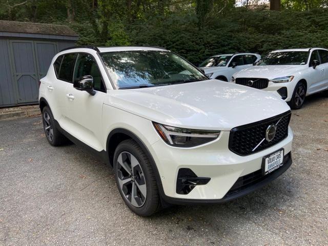 new 2025 Volvo XC40 car, priced at $48,315