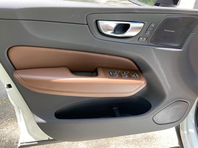 new 2025 Volvo XC60 Plug-In Hybrid car, priced at $69,895
