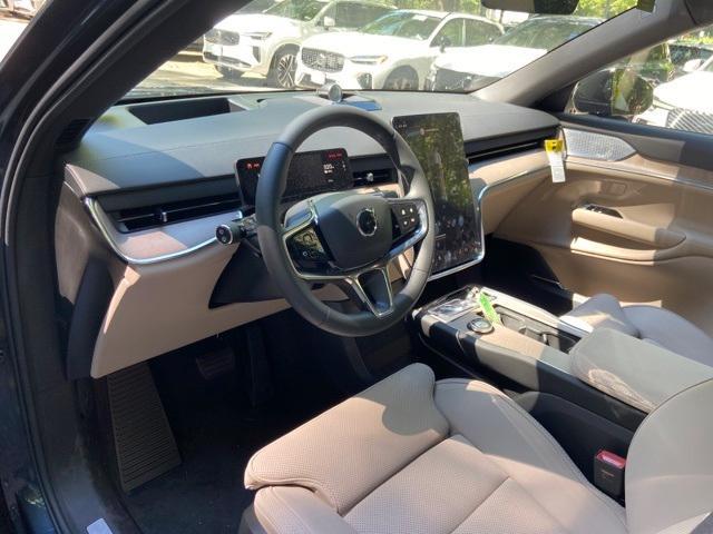 new 2025 Volvo EX90 car, priced at $94,590