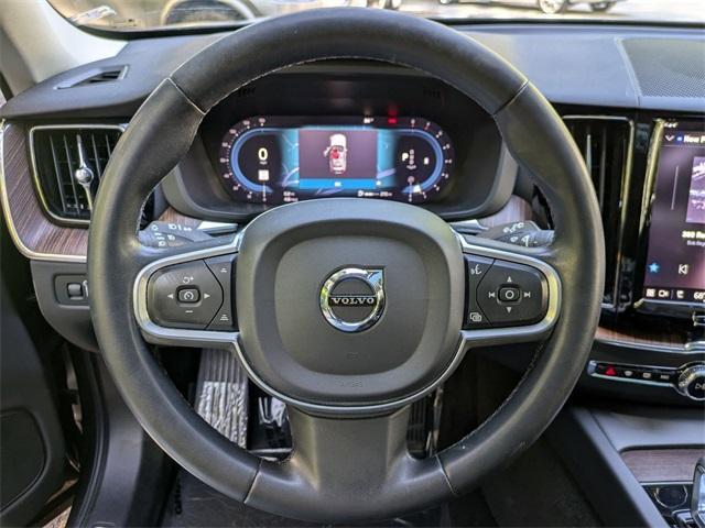 used 2022 Volvo XC60 car, priced at $32,286