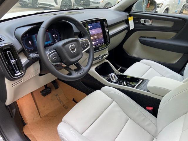 new 2025 Volvo XC40 car, priced at $51,565