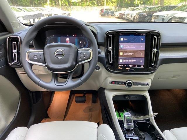 new 2025 Volvo XC40 car, priced at $51,565