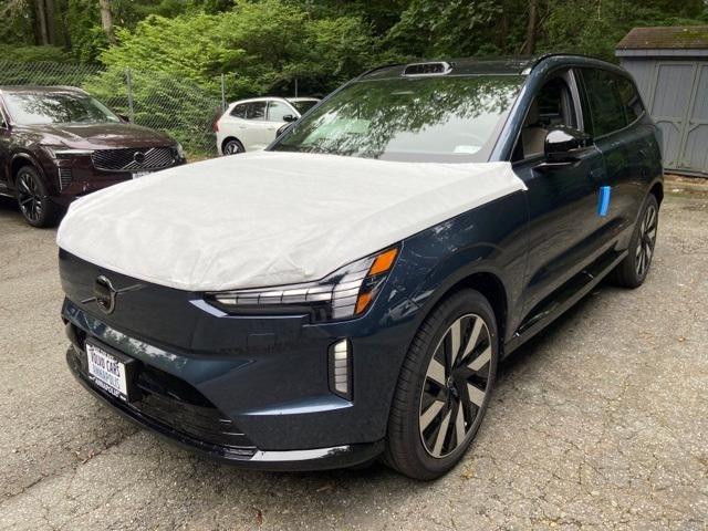 new 2025 Volvo EX90 car, priced at $91,735