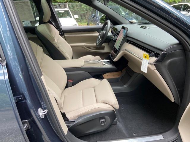 new 2025 Volvo EX90 car, priced at $91,735