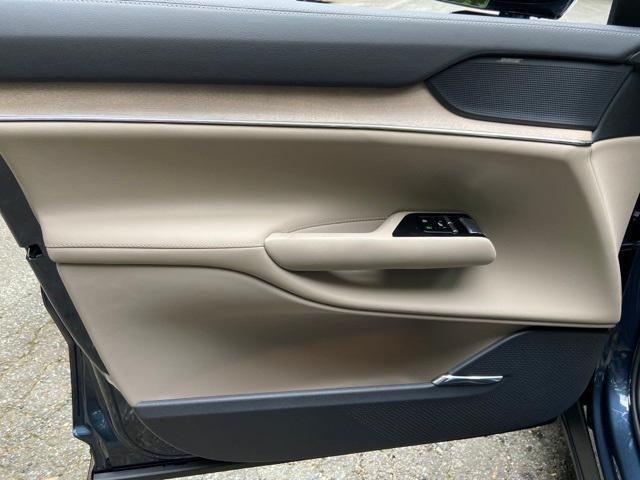new 2025 Volvo EX90 car, priced at $91,735