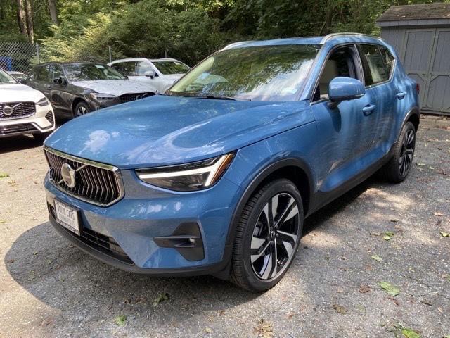 new 2025 Volvo XC40 car, priced at $51,765