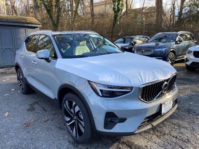 new 2025 Volvo XC40 car, priced at $50,965