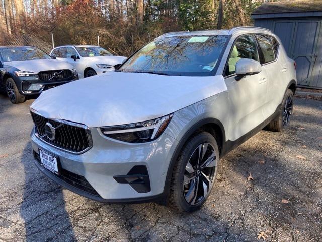 new 2025 Volvo XC40 car, priced at $50,965