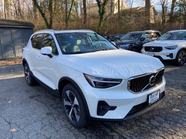 new 2025 Volvo XC40 car, priced at $48,315