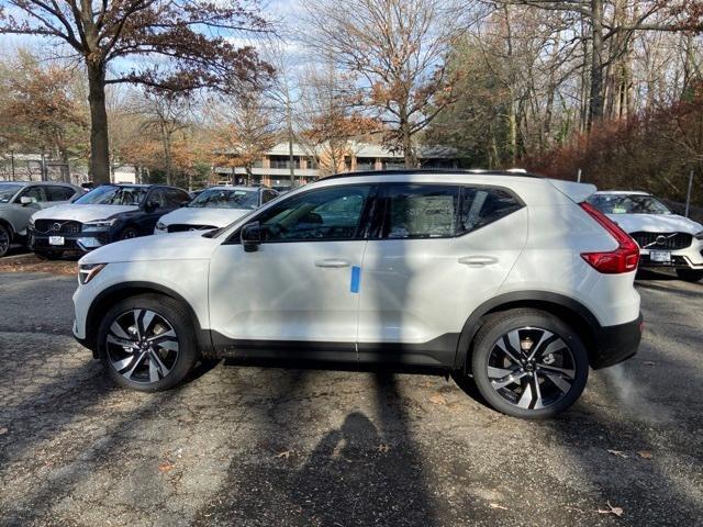 new 2025 Volvo XC40 car, priced at $49,790